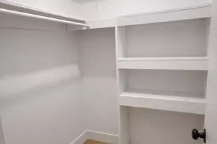 1142 NE 4th Ave, Fort Lauderdale, FL 33304 - Photo 3