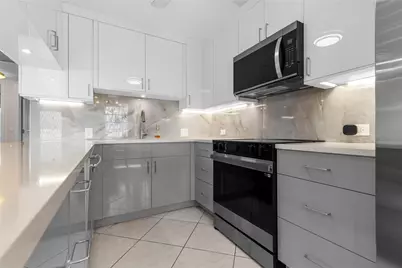 2122 Cambridge F #2122, Deerfield Beach, FL 33442 - Photo 1