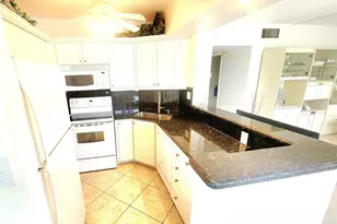 3200 NE 7th Ct, Pompano Beach, FL 33062 - Photo 9