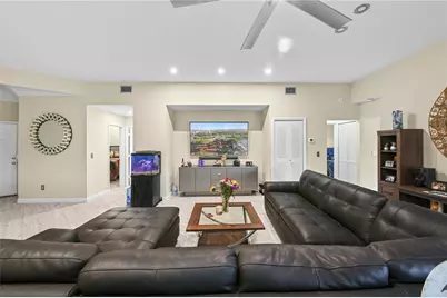 7520 La Paz Boulevard #306, Boca Raton, FL 33433 - Photo 7