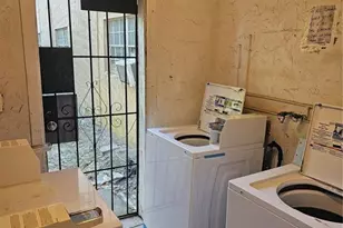 6011 SW 41st St, Davie, FL 33314 - Photo 3