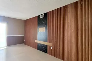 8330 NW 103rd St, Hialeah, FL 33016 - Photo 9