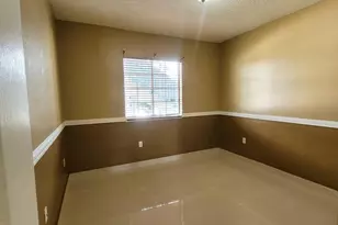 8330 NW 103rd St, Hialeah, FL 33016 - Photo 11