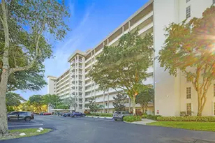 575 Oaks Ln, Pompano Beach, FL 33069 - Photo 29