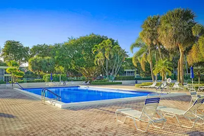 575 Oaks Lane #703, Pompano Beach, FL 33069 - Photo 43