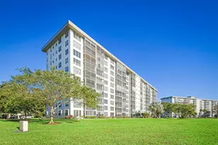 575 Oaks Ln, Pompano Beach, FL 33069 - Photo 37