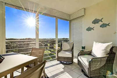 575 Oaks Lane #703, Pompano Beach, FL 33069 - Photo 11