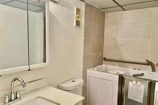 7426 Ashmont Cir, Tamarac, FL 33321 - Photo 17