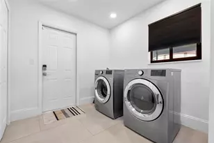 1881 NE 27th St, Pompano Beach, FL 33064 - Photo 23