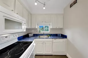 8980 S Hollybrook Blvd, Pembroke Pines, FL 33025 - Photo 7