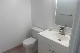 60 Ann Lee Ln, Tamarac, FL 33319 - Photo 3