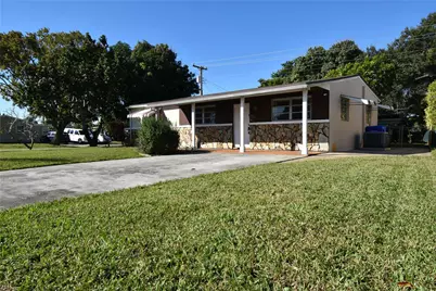 1100 N 71st Avenue, Hollywood, FL 33024 - Photo 1