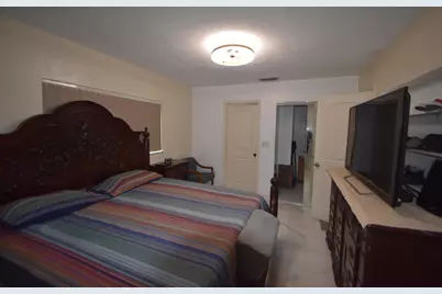 4250 NW 49th Terrace, Lauderdale Lakes, FL 33319 - Photo 11