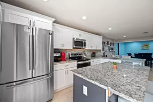 6187 Laurel Ln, Tamarac, FL 33319 - Photo 9