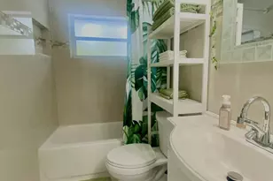 905 NE 5th St, Pompano Beach, FL 33060 - Photo 23