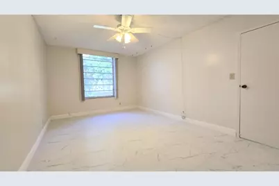 8421 Lagos De Campo Boulevard #106, Tamarac, FL 33321 - Photo 9