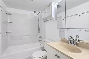 8421 Lagos De Campo Blvd, Tamarac, FL 33321 - Photo 13