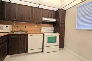 8421 Lagos De Campo Blvd, Tamarac, FL 33321 - Photo 3