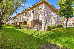 8820 S Isles Cir, Tamarac, FL 33321 - Photo 9