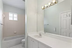 8820 S Isles Cir, Tamarac, FL 33321 - Photo 29