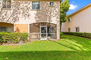 8820 S Isles Cir, Tamarac, FL 33321 - Photo 21