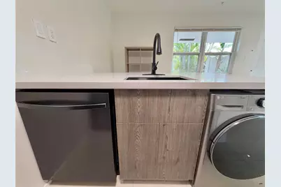 924 NE 17th Terrace #10, Fort Lauderdale, FL 33304 - Photo 15