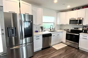 919 NW 66th St, Miami, FL 33150 - Photo 3