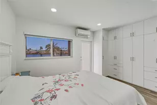 900 SW 10th Terrace, Hallandale Beach, FL 33009 - Photo 13