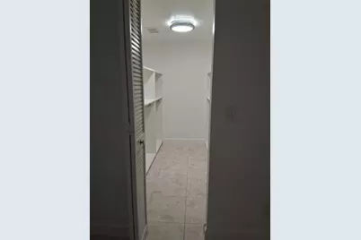 9800 Sunrise Lakes Boulevard #109, Sunrise, FL 33322 - Photo 5