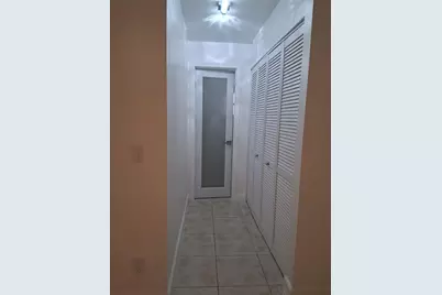 9800 Sunrise Lakes Boulevard #109, Sunrise, FL 33322 - Photo 7