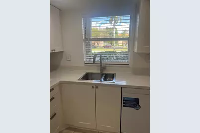 9800 Sunrise Lakes Boulevard #109, Sunrise, FL 33322 - Photo 15