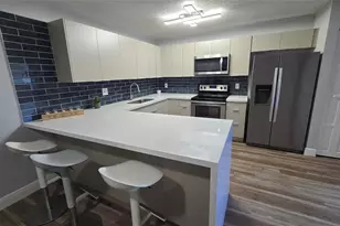 8900 SW 20th Pl, Davie, FL 33324 - Photo 9