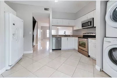 16721 Hemingway Drive, Weston, FL 33326 - Photo 11