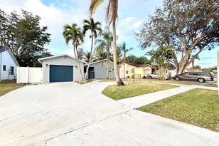 8971 SW 9th St, Boca Raton, FL 33433 - Photo 3