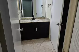 6960 SW 39th St, Davie, FL 33314 - Photo 9