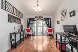 1170 Laguna Springs Dr, Weston, FL 33326 - Photo 13