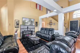 1170 Laguna Springs Dr, Weston, FL 33326 - Photo 9