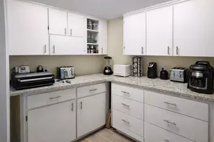 728 N Fischer Cir, Sebastian, FL 32958 - Photo 3