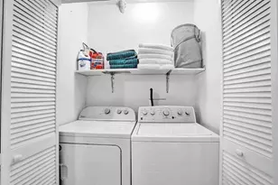 326 Walnut St, Hollywood, FL 33019 - Photo 13