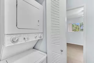 6881 NW 173rd Dr, Hialeah, FL 33015 - Photo 17