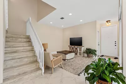 1135 Buttonwood Lane #1135, Hollywood, FL 33019 - Photo 5