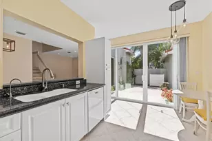 1135 Buttonwood Ln, Hollywood, FL 33019 - Photo 9