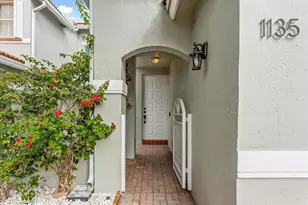 1135 Buttonwood Ln, Hollywood, FL 33019 - Photo 3