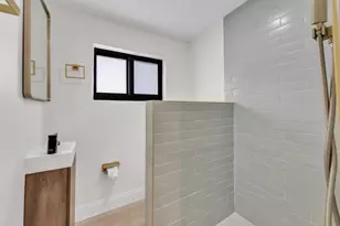 1398 NE 37th St, Fort Lauderdale, FL 33334 - Photo 11