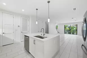 613 NE 22nd Dr, Wilton Manors, FL 33305 - Photo 17