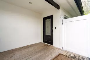 463 Newcastle St, Boca Raton, FL 33487 - Photo 5