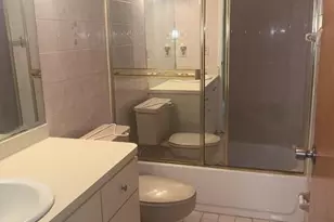 5080 W 12th Ln, Hialeah, FL 33012 - Photo 9