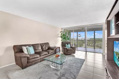 605 Oaks Drive #907, Pompano Beach, FL 33069 - Photo 5
