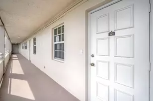 605 Oaks Dr, Pompano Beach, FL 33069 - Photo 23