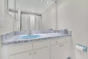 605 Oaks Dr, Pompano Beach, FL 33069 - Photo 11